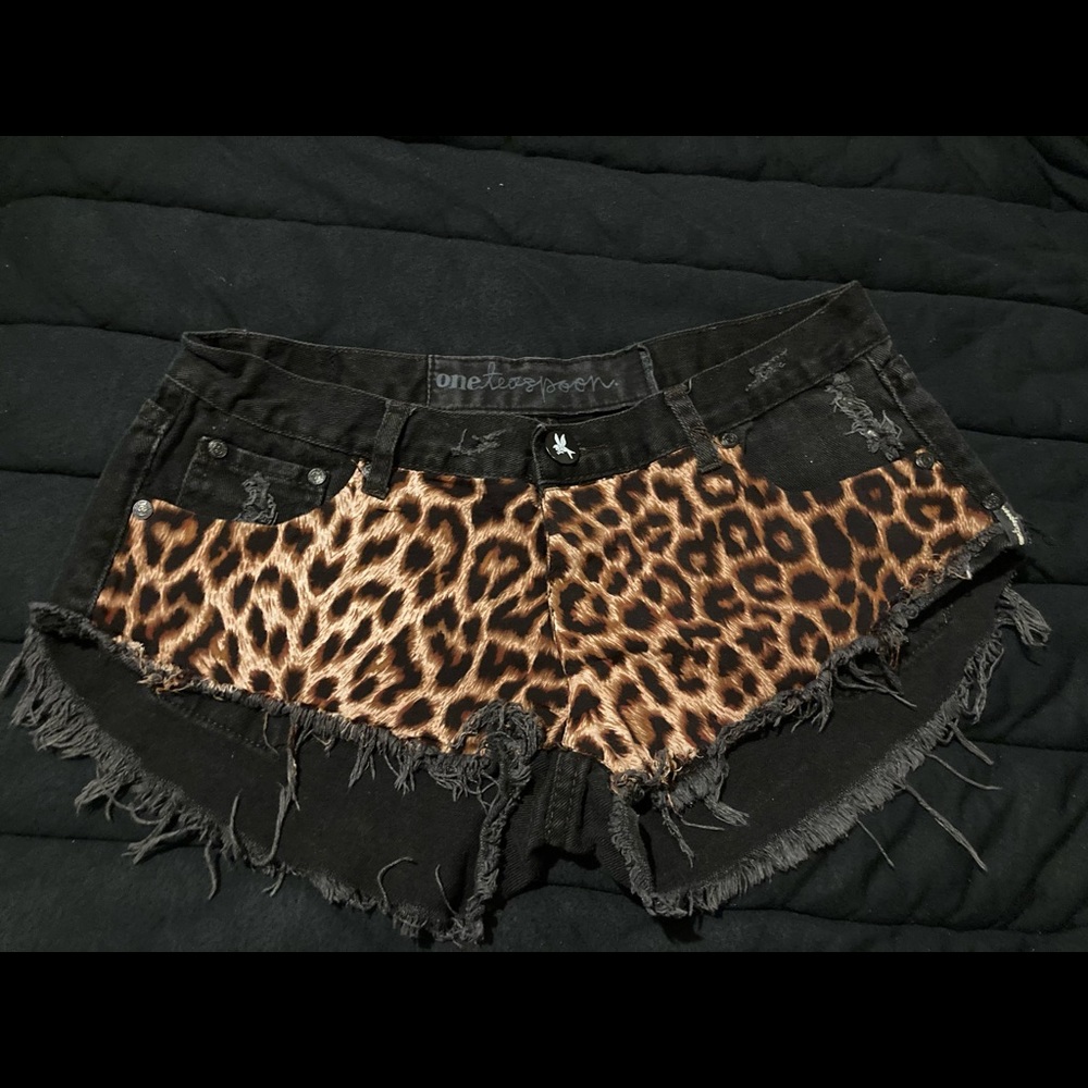one teaspoon leopard shorts 30